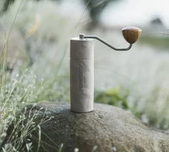 Moulin à Café Manuel COMANDANTE X25 Trailmaster Dune -Vente De Café comandante trailmaster 3