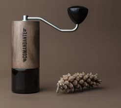 Moulin à Café COMANDANTE C40 MK4 Nitro Blade Virginia Walnut -Vente De Café comandante virginia walnut 2