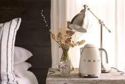 Bouilloire SMEG KLF03CREU Crème - 1.7L + Offre Cadeau -Vente De Café creme simp amb