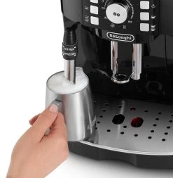 DELONGHI Magnifica 22.127.B Garantie 3 Ans -Vente De Café ecam22 127 schiuma