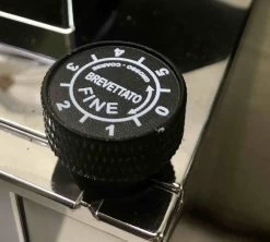 Moulin Expresso EUREKA Mignon Specialità Blanc Et Chrome Silent Range -Vente De Café eureka mignon specialita setting 2