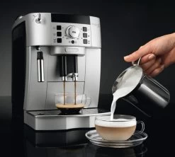 DELONGHI Magnifica S ECAM 22.110.SB -Vente De Café expresso broyeur delonghi magnifica 22.110.sb couvercle