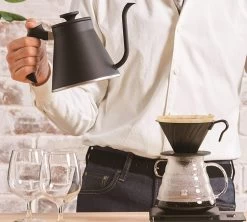 Bouilloire Versante 800 Ml Noir V60 Col De Cygne - HARIO -Vente De Café harionoir dripper