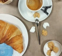 32 Sucres Moulés - Matin à Paris : Brioche, Croissant Et Tasse - CANASUC -Vente De Café lifestyle brioche croissant
