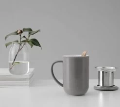Mug Minima Wool Grey 50 Cl Avec Infuseur Inox - VIVA SCANDINAVIA -Vente De Café minima grey lifestyle2
