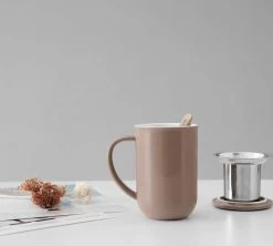 Mug Minima Stone Rose 50 Cl Avec Infuseur Inox - VIVA SCANDINAVIA -Vente De Café minima rose lifestyle3