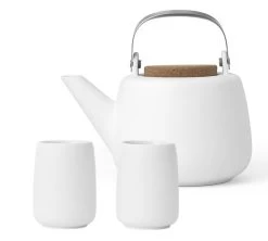 Pack Théière Nicola En Porcelaine Blanche 1.2L + 2 Tasses 15cl - Viva Scandinavia + Offre Cadeau