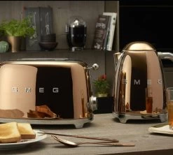 Bouilloire SMEG KLF03RGEU Cuivre - 1.7L + Offre Cadeau -Vente De Café smeg b et gp