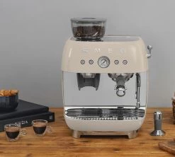 Machine Expresso SMEG EGF03CREU Crème Années 50 Avec Moulin Intégré -Vente De Café smeg egf03 creme 5