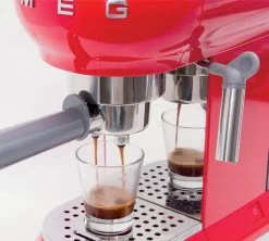 Set Petit-Déjeuner Machine Expresso ECF01RDEU Et Moulin à Café CGF01RDEU Rouge - SMEG -Vente De Café smeg pack rouge 3